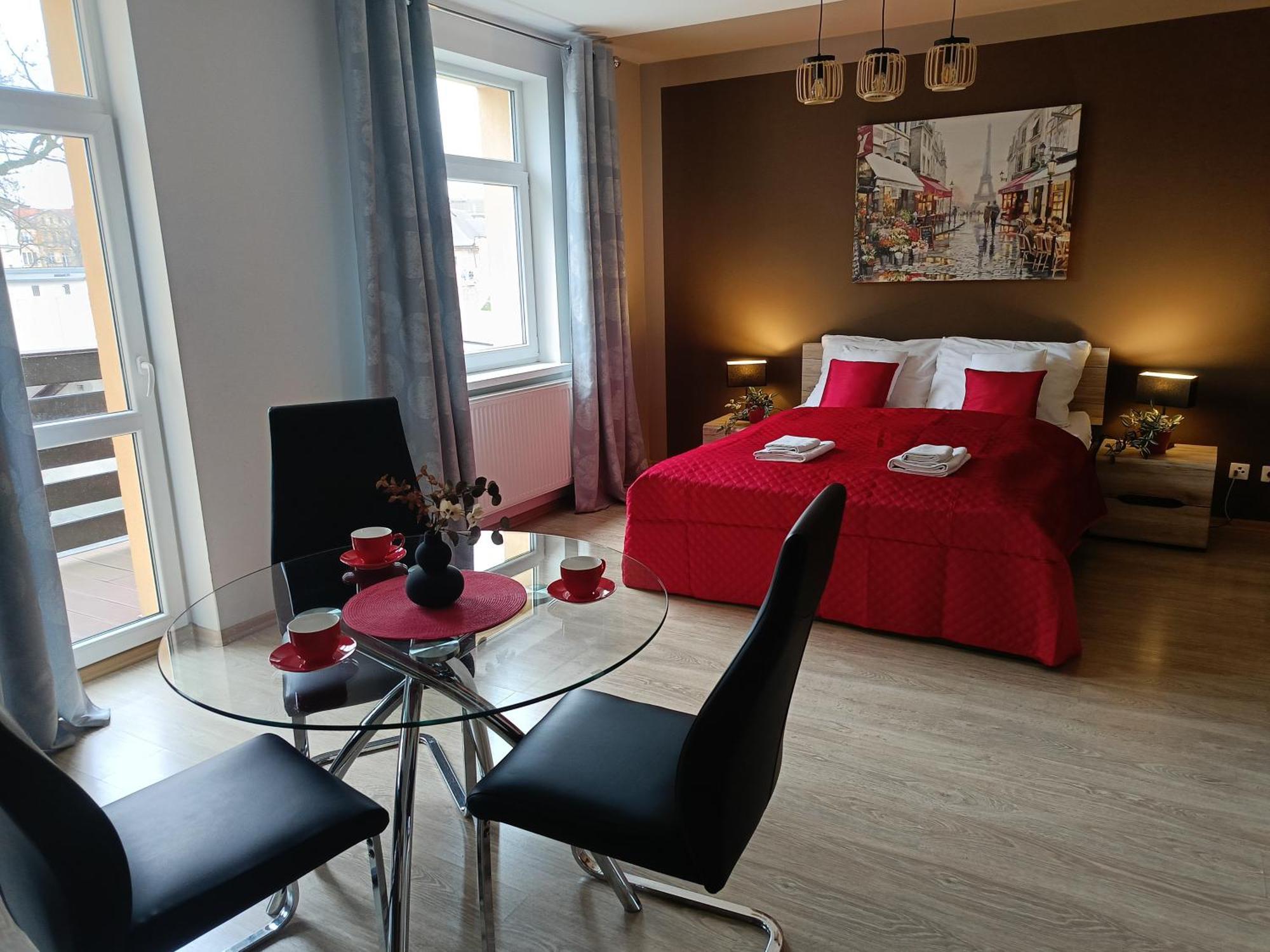 Apartamenty Edk Jelenia Góra Kültér fotó