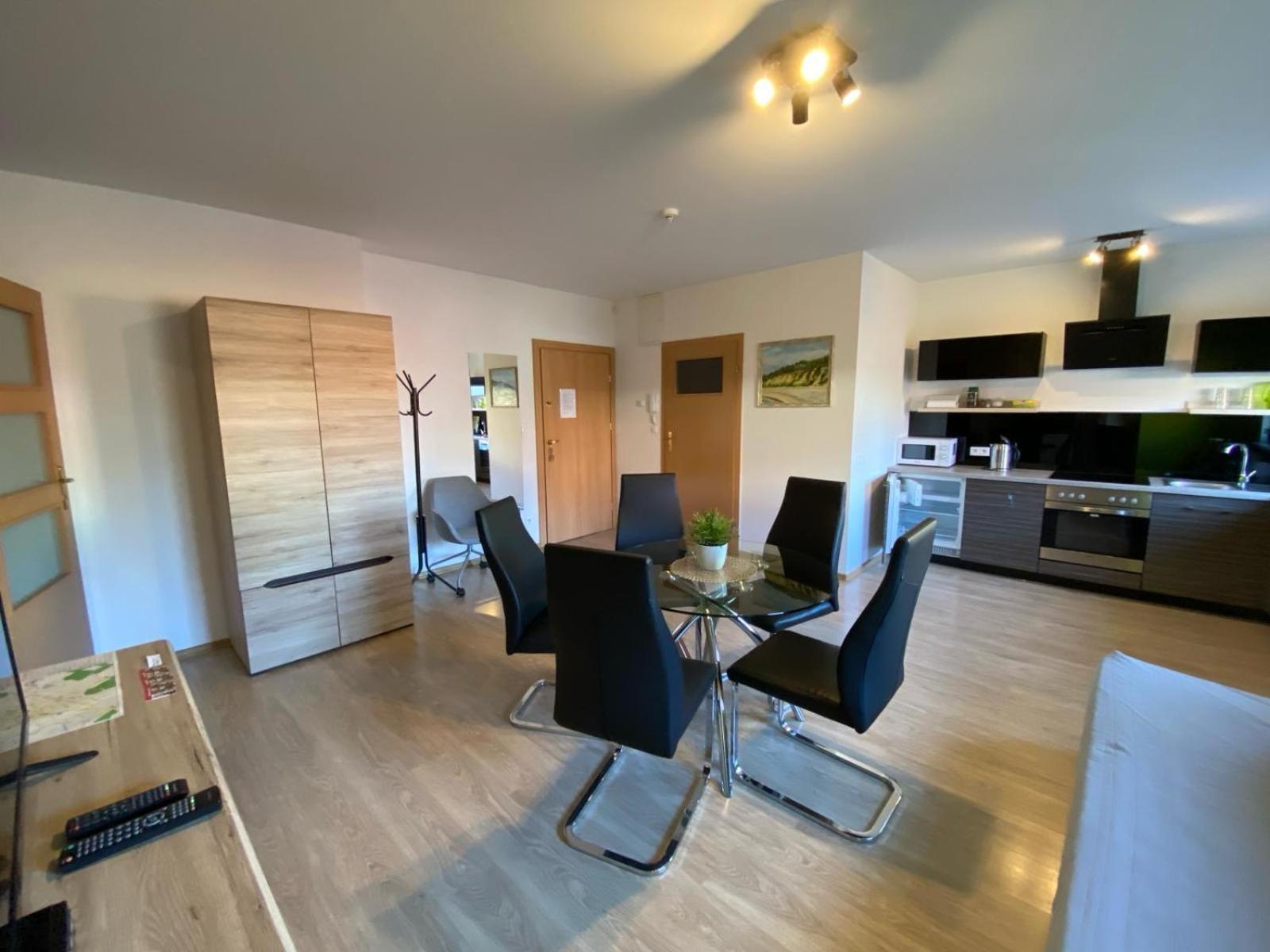 Apartamenty Edk Jelenia Góra Kültér fotó