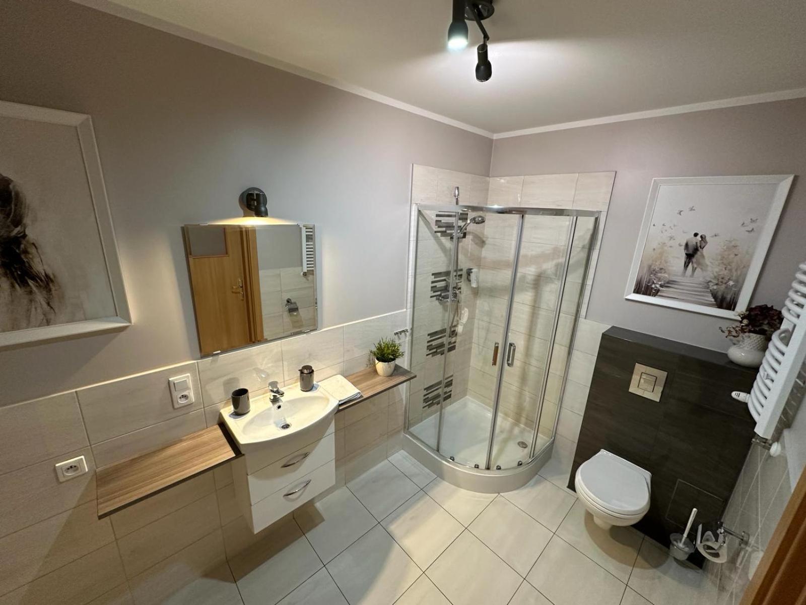 Apartamenty Edk Jelenia Góra Kültér fotó
